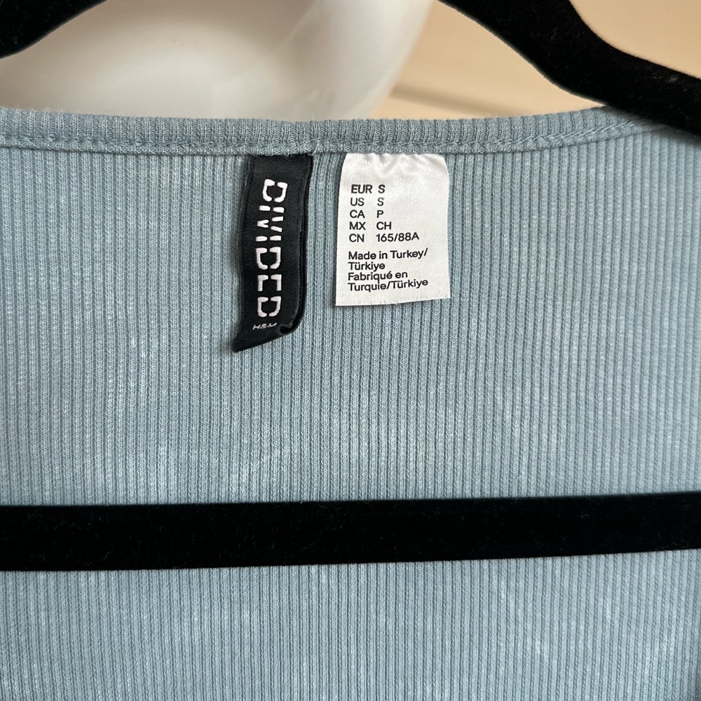 H&M DIVIDED Ribbed Light Blue Top - Picture 2 of 4